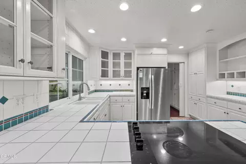 Kitchen - 1325 Cliff Ave, Fillmore, CA 93015 photo 2 of 4