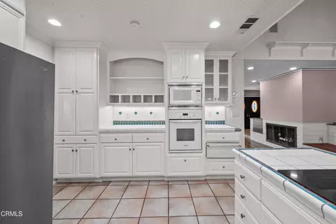 Kitchen - 1325 Cliff Ave, Fillmore, CA 93015 photo 4 of 4