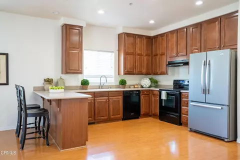 Kitchen - 233 El Plano Dr, Ojai, CA 93023 photo 4 of 6