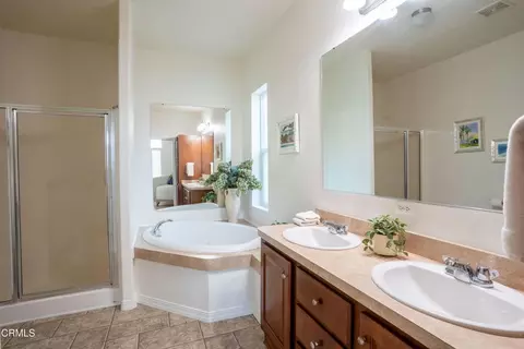 Bath - 233 El Plano Dr, Ojai, CA 93023 photo 2 of 4