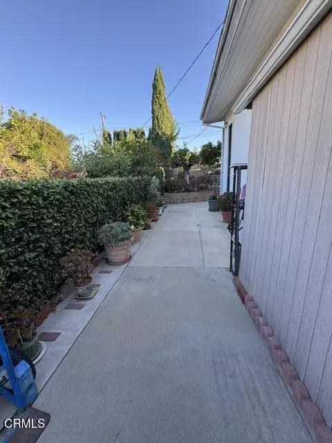 Exterior - 935 E Hillcrest Dr, Thousand Oaks, CA 91360 photo 5 of 14