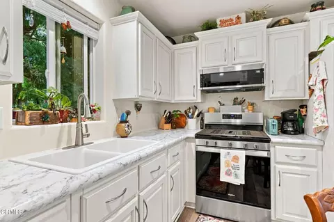 Kitchen - 569 Tico Rd, Ojai, CA 93023 photo 4 of 5