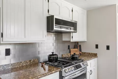 Kitchen - 3010 Leeward Way, Oxnard, CA 93035 photo 3 of 5
