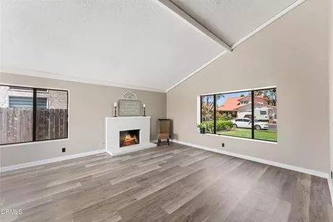 Living - 3010 Leeward Way, Oxnard, CA 93035 photo 2 of 9