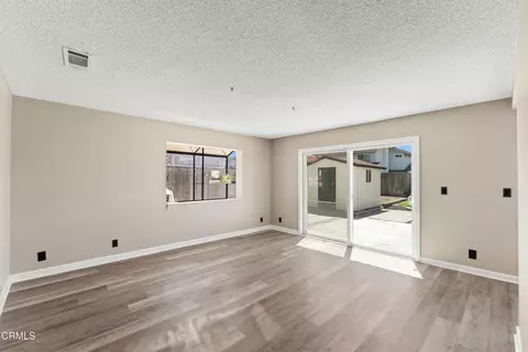 Living - 3010 Leeward Way, Oxnard, CA 93035 photo 9 of 9