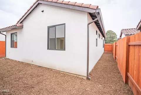 Exterior - 1125 W 2nd St, Oxnard, CA 93030 photo 6 of 8
