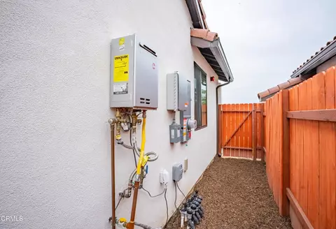 Exterior - 1135 W 2nd St, Oxnard, CA 93030 photo 6 of 8