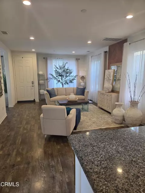 664 Owens River Dr, Oxnard, CA 93036 photo 3