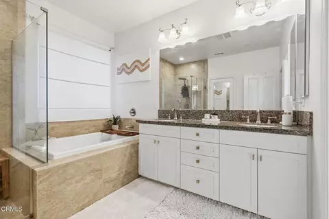 Bath - 664 Owens River Dr, Oxnard, CA 93036 photo 3 of 8