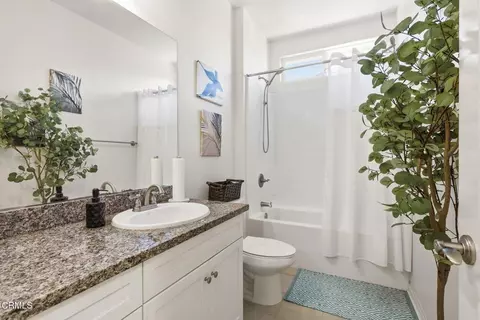 Bath - 664 Owens River Dr, Oxnard, CA 93036 photo 6 of 8