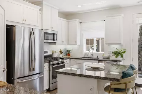 Kitchen - 664 Owens River Dr, Oxnard, CA 93036 photo 1 of 4