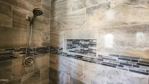 Bath - 1361 Domingo Pl, Oxnard, CA 93030 photo 8 of 8