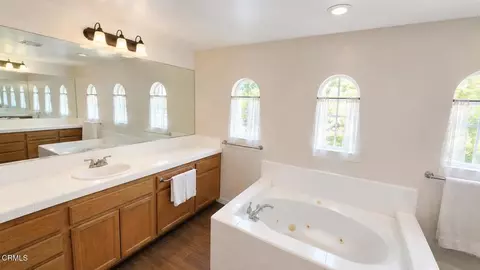 Bath - 1361 Domingo Pl, Oxnard, CA 93030 photo 5 of 8