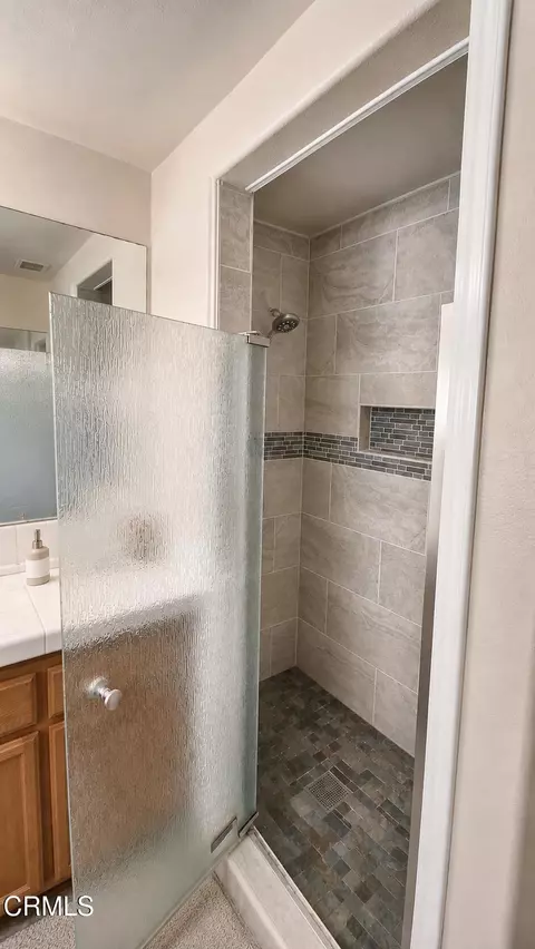 Bath - 1361 Domingo Pl, Oxnard, CA 93030 photo 7 of 8