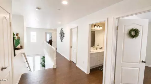 Entry Way - 1361 Domingo Pl, Oxnard, CA 93030 photo 6 of 11