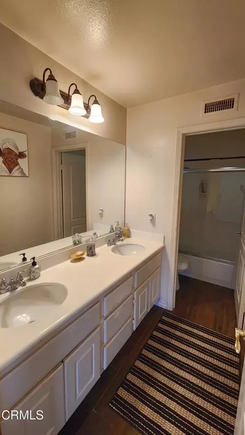 Bath - 1361 Domingo Pl, Oxnard, CA 93030 photo 1 of 8