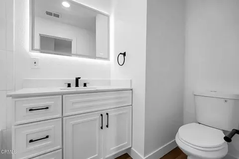 Bath - 2208 Cornwell Ave, Modesto, CA 95350 photo 3 of 6