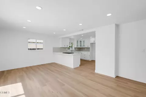 Living - 2208 Cornwell Ave, Modesto, CA 95350 photo 5 of 6