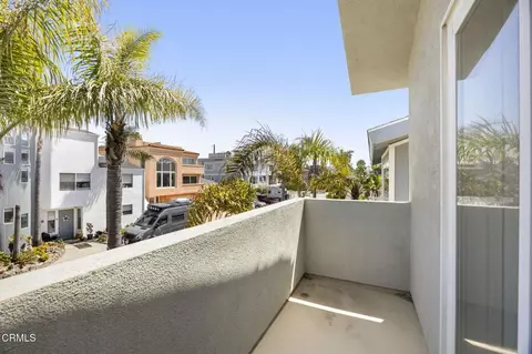 Exterior - 2125 Piru Ave, Oxnard, CA 93035 photo 6 of 10
