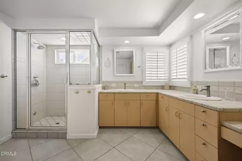 Bath - 2125 Piru Ave, Oxnard, CA 93035 photo 2 of 4