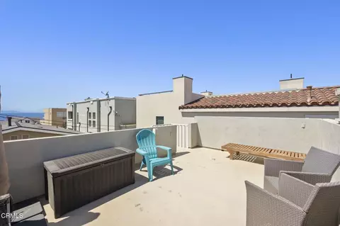 Exterior - 2125 Piru Ave, Oxnard, CA 93035 photo 3 of 10
