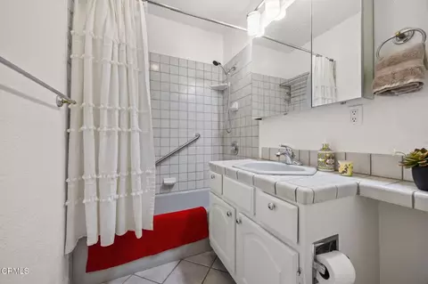 Bath - 2125 Piru Ave, Oxnard, CA 93035 photo 4 of 4