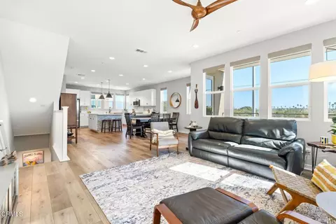 Living - 1087 Canal St, Oxnard, CA 93035 photo 2 of 2
