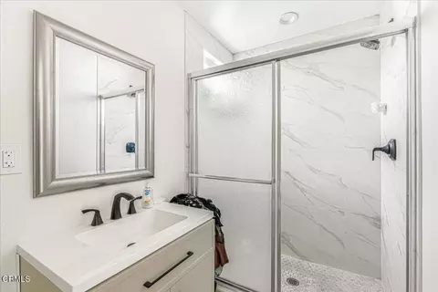 Bath - 226 N Mckinley Ave, Oxnard, CA 93030 photo 4 of 4