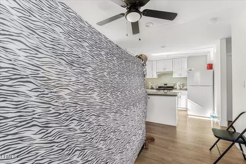 Entry Way - 226 N Mckinley Ave, Oxnard, CA 93030 photo 2 of 2