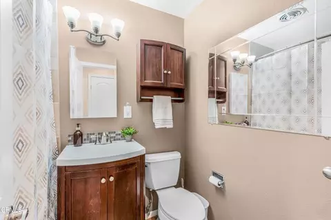 Bath - 3287 Curt Dr, Camarillo, CA 93010 photo 2 of 3