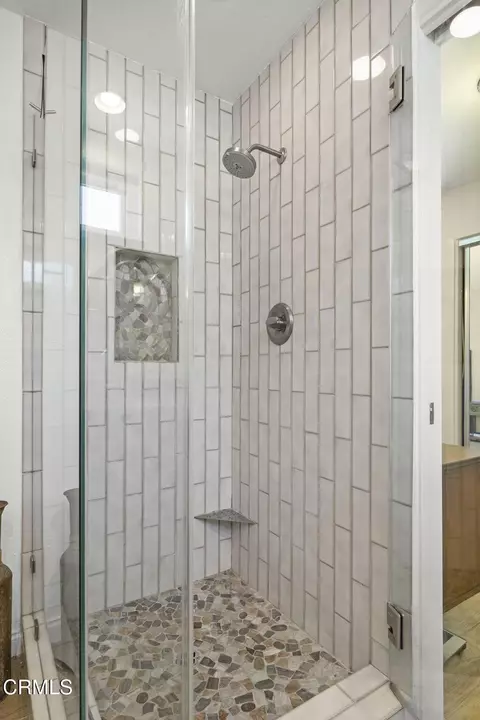 Bath - 1920 Pamela St, Oxnard, CA 93036 photo 2 of 5