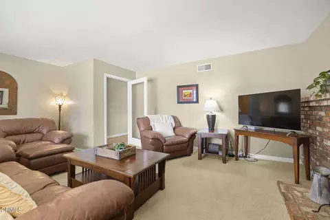 Living - 1920 Pamela St, Oxnard, CA 93036 photo 3 of 5