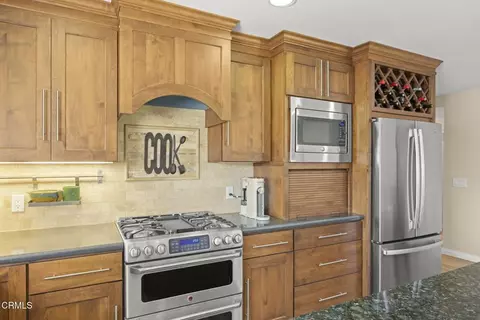 Kitchen - 1920 Pamela St, Oxnard, CA 93036 photo 4 of 5