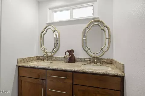 Bath - 1920 Pamela St, Oxnard, CA 93036 photo 3 of 5