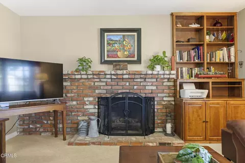Living - 1920 Pamela St, Oxnard, CA 93036 photo 4 of 5