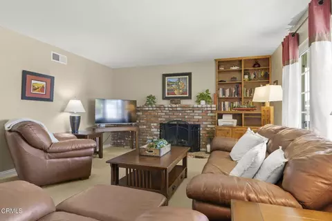 Living - 1920 Pamela St, Oxnard, CA 93036 photo 2 of 5