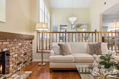Living - 1910 Ivanhoe Ave, Oxnard, CA 93030 photo 3 of 8