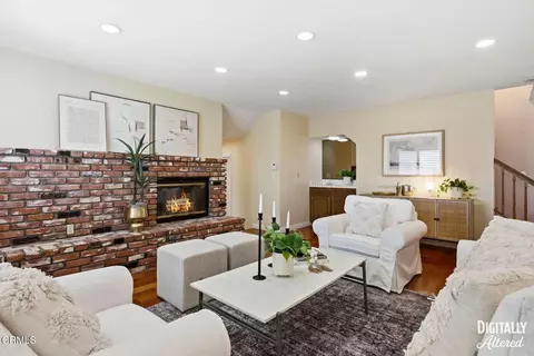 Living - 1910 Ivanhoe Ave, Oxnard, CA 93030 photo 6 of 8