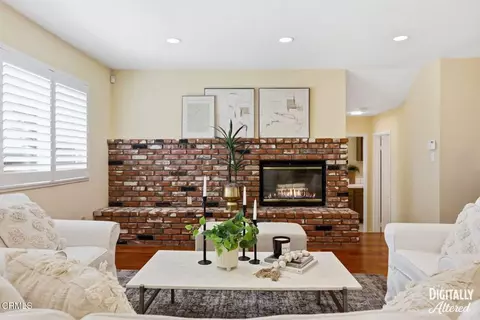 Living - 1910 Ivanhoe Ave, Oxnard, CA 93030 photo 5 of 8