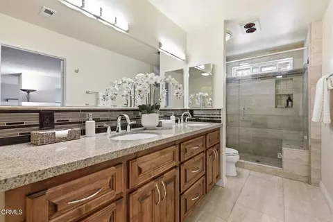 Bath - 1910 Ivanhoe Ave, Oxnard, CA 93030 photo 3 of 4