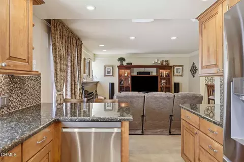 Kitchen - 978 Jasper Ave, Ventura, CA 93004 photo 4 of 7