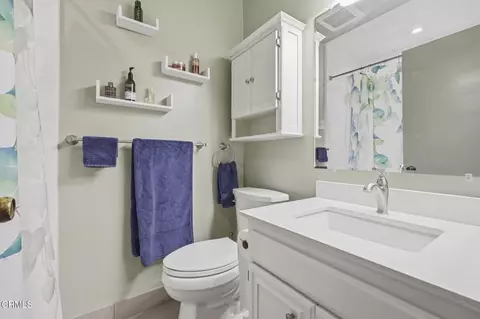 Bath - 978 Jasper Ave, Ventura, CA 93004 photo 5 of 6