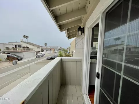 Exterior - 4958 Nautilus St, Oxnard, CA 93035 photo 4 of 7