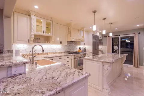 Kitchen - 5106 Seabreeze Way, Oxnard, CA 93035 photo 3 of 5