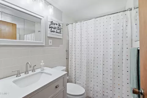 Bath - 1009 Inman Cir, Simi Valley, CA 93065 photo 1 of 3