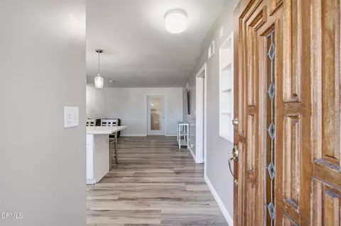 Entry Way - 1009 Inman Cir, Simi Valley, CA 93065 photo 1 of 2