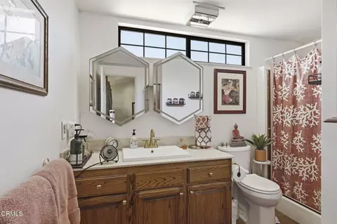 Bath - 2044 Patricia St, Oxnard, CA 93036 photo 1 of 4