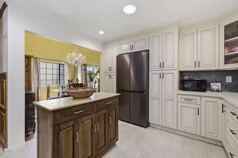 Kitchen - 2044 Patricia St, Oxnard, CA 93036 photo 3 of 5