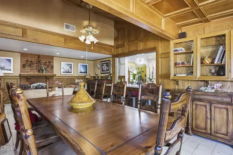 Dining - 2044 Patricia St, Oxnard, CA 93036 photo 4 of 4