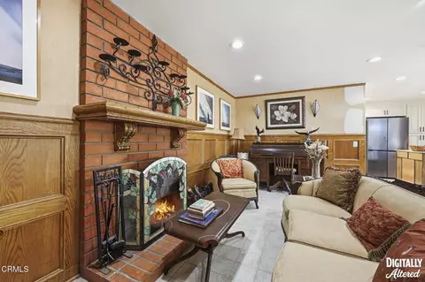 Living - 2044 Patricia St, Oxnard, CA 93036 photo 5 of 5